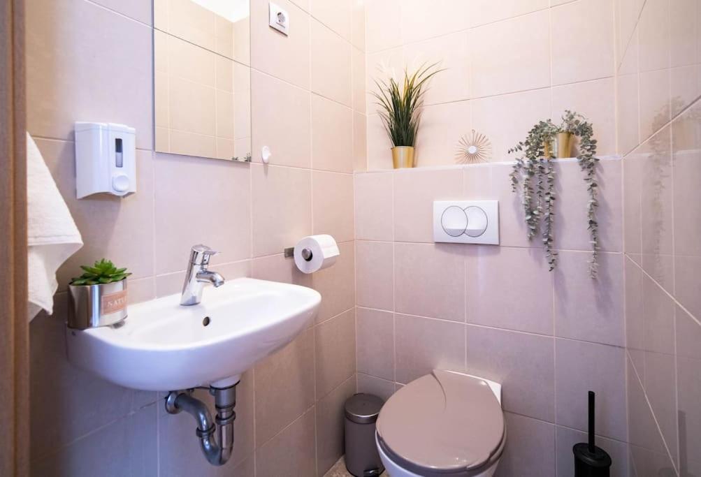 Free Parking! Soho Budapest 304, 4 Ppl, Ac, Fast Wifi, Smart Tv Dış mekan fotoğraf