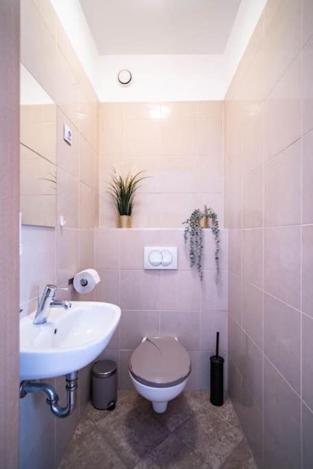 Free Parking! Soho Budapest 304, 4 Ppl, Ac, Fast Wifi, Smart Tv Dış mekan fotoğraf