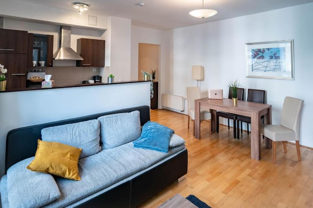 Free Parking! Soho Budapest 304, 4 Ppl, Ac, Fast Wifi, Smart Tv Dış mekan fotoğraf